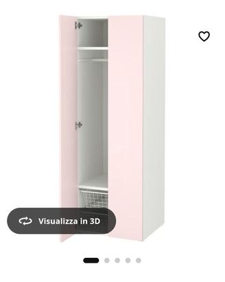Due armadi rosa e azzurro. 