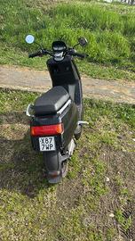 scooter  elettrico  NIU