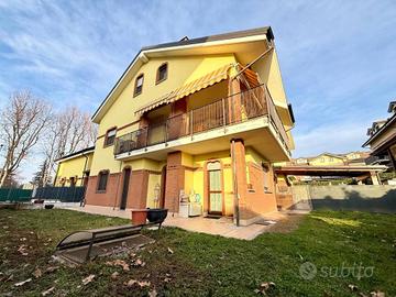 Appartamento di 150 m² con 4 locali e box auto a N