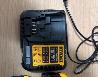 Carica batteria dewalt con soffiatore Grizzly