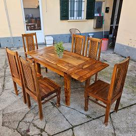 Tavolo con 6 sedie in legno massello