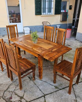Tavolo con 6 sedie in legno massello