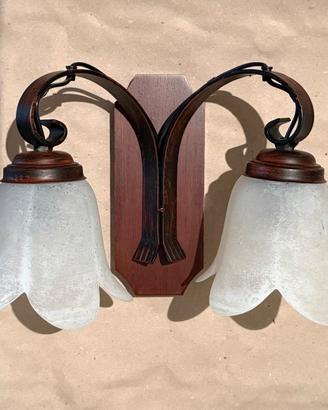 Applique in legno e ferro. Coppia.