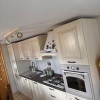 Cucina mobilificio Paoletti, tavolo e 4 sedie