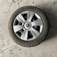 Gomme usate Pirelli 185 60 R15 con cerchioni