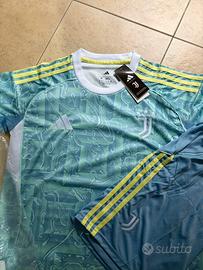 Completino da calcio Juventus/Adidas