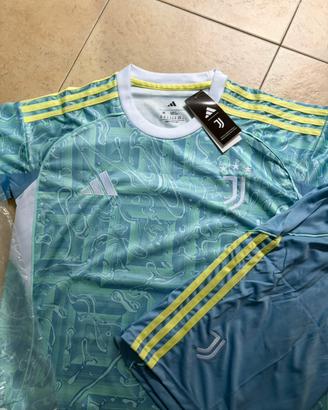 Completino da calcio Juventus/Adidas