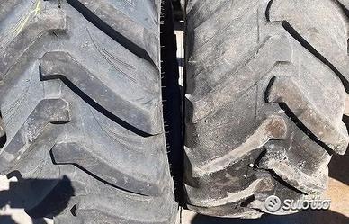 Coppia di pneumatici usati 420 70 24 taurus