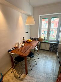 Unopiù: tavolo in teak