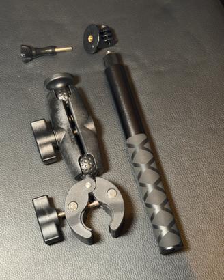 Accessori morsetto e selfie stick invisibile