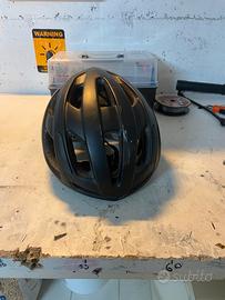 Casco firmaro da simon yates