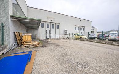 Capannone a Montecassiano 2 locali