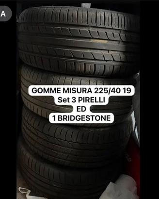 Set da 4 ~225/40 19 Gomme Pirelli PZero Pilot