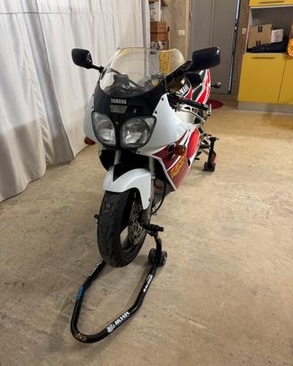 Yamaha YZF 750R