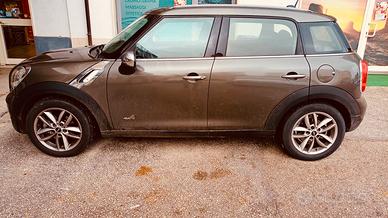 Mini Countryman 2.0 All4 neopatentati
