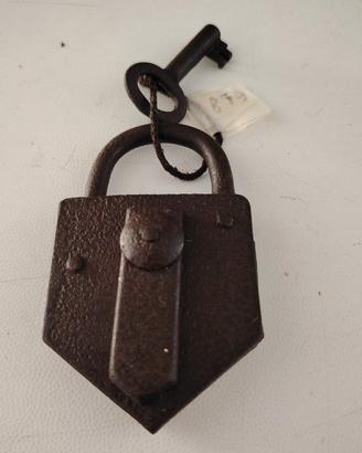 ANTICO LUCCHETTO 879