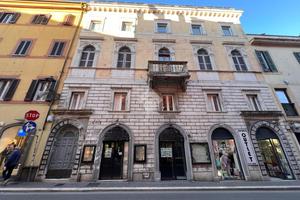 NEGOZIO A ALBANO LAZIALE