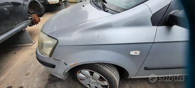 HYUNDAI GETZ 2005 - PARAFANGO SINISTRO
