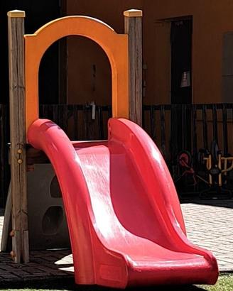Scivolo con arrampicata in legno