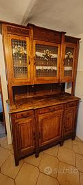 Credenza antica con vetrina 