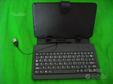 Tastiera e custodia per tablet con pennino