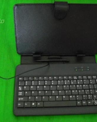 Tastiera e custodia per tablet con pennino