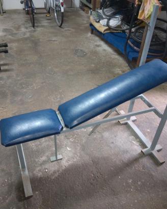 Panca e attrezzi da palestra