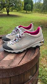 scarpa da donna da montagna n 39.5 suola in vibram