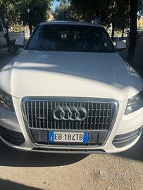 Audi q5 quattro ruote motrici unico proprietario