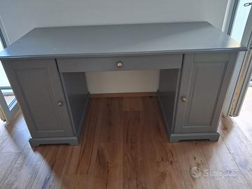 Scrivania IKEA LIATORP grigia – Stile classico (Fu