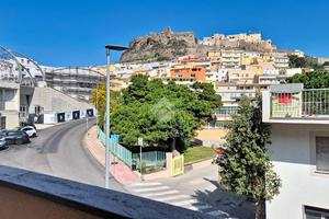 2 LOCALI A CASTELSARDO