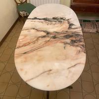Tavolo in marmo rosa di portogallo