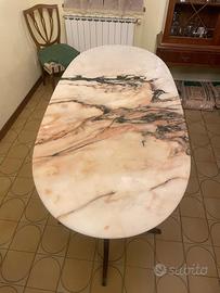 Tavolo in marmo rosa di portogallo