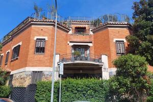 Palazzo / Stabile di 4500 m² a Roma