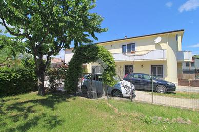 CASA SEMINDIPENDENTE A MOSCIANO SANT'ANGELO