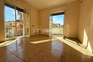 Appartamento a Napoli Via Enea 3 locali