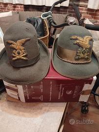 coppia di cappelli alpini 