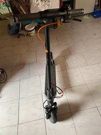 Monopattino elettrico ninobot