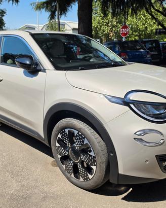 Fiat 600 Hybrid 110 CV DCT MHEV La Prima rate da 9