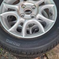 gomme+cerchio in lega per toyota yaris