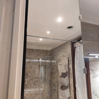 Mobile bagno artigianale in legno, ante in vetro