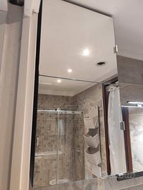 Mobile bagno artigianale in legno, ante in vetro