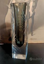 Vaso in vetro pesante inciso, vintage.