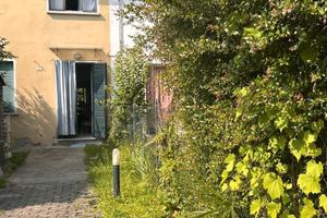 PORZIONE DI CASA CON 2 CAMERE A MOGLIANO