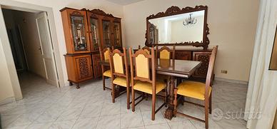 Sala da pranzo classica completa