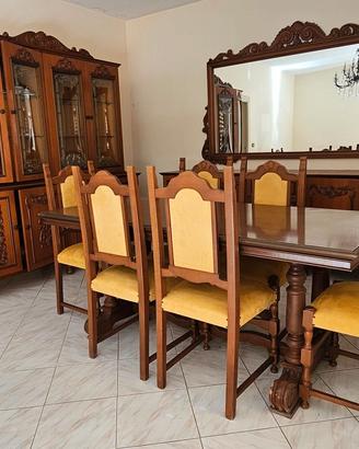 Sala da pranzo classica completa