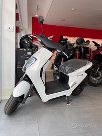 EM-1 - Scooter elettrico 50cc