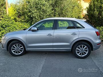 Audi Q3 - s tronic 2000 cil. 150 CV - Business
