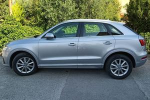 Audi Q3 - s tronic 2000 cil. 150 CV - Business