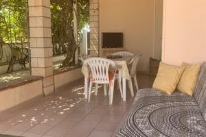 Bilocale e veranda, 200m dal mare